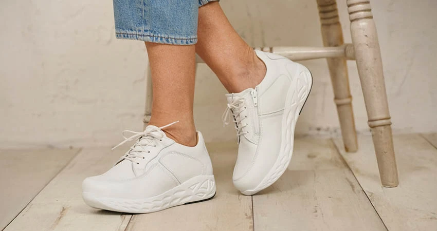 witte schoenen schoonmaken