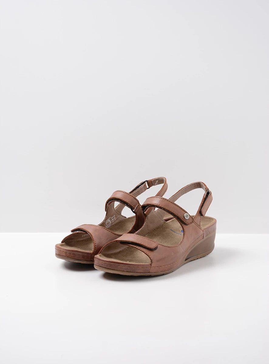 wolky sandalen 00425 shallow 30310 middenbruin leer front