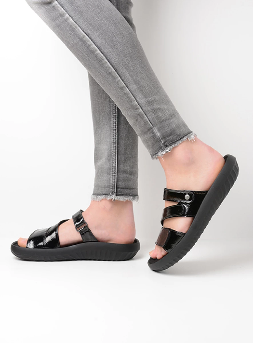 wolky slippers 00889 sense vegan 96000 zwart vegan lak sfeer