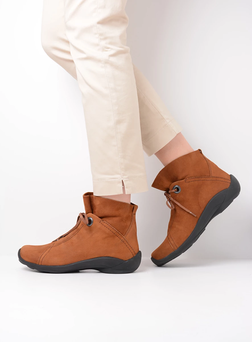 wolky hoge veterschoenen 01657 diana 11430 cognac nubuck detail