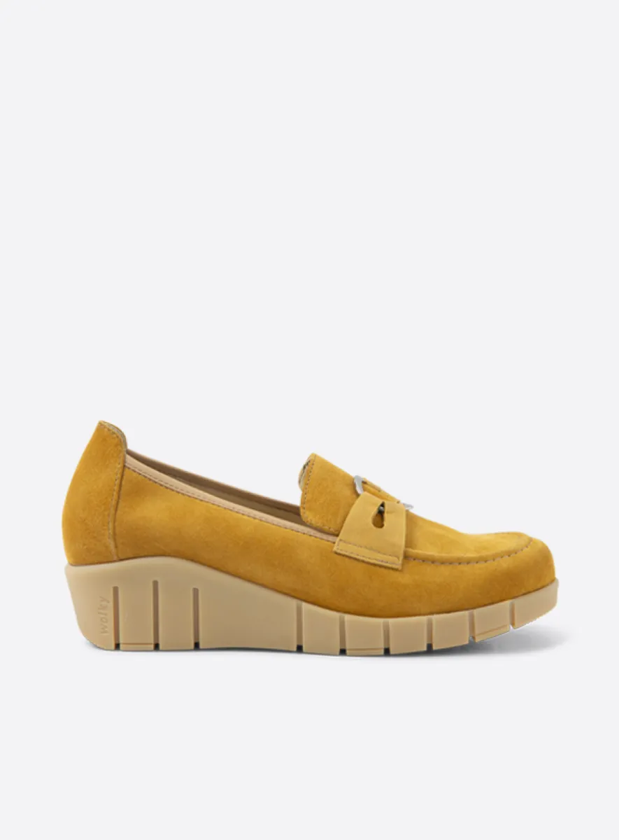 Wolky Augusta - amber suede Instappers voor dames