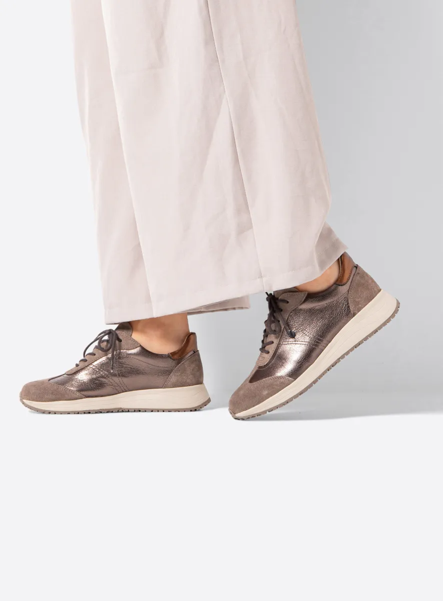 Wolky Lage veterschoenen 02281 Daba 36203 brons effectleer
