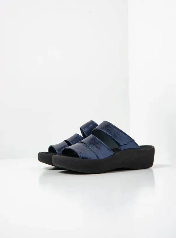 Wolky Aporia - blauw metallic leer Slippers voor dames