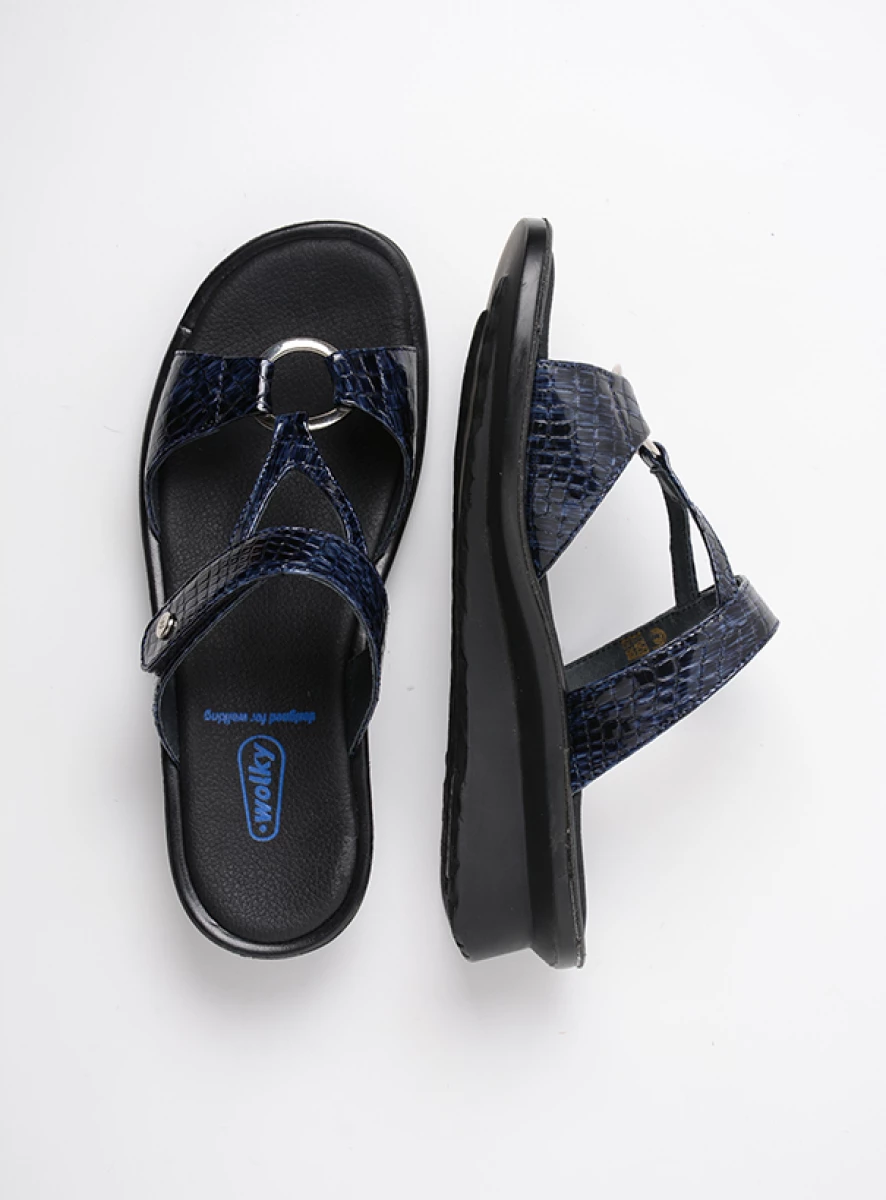 wolky slippers 03307 isa 67800 blauw crocolook lakleer top