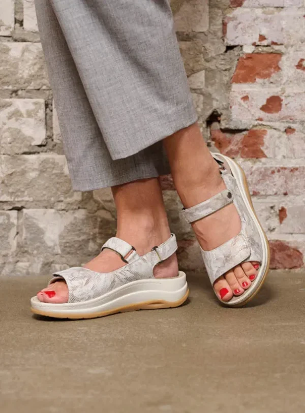 Wolky Adura - beige bloemen leer Sandalen voor dames