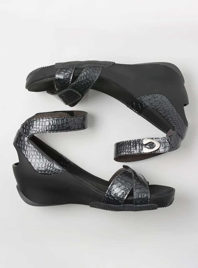 Wolky s Era antraciet crocolook lakleer Koop ze online bij Wolky