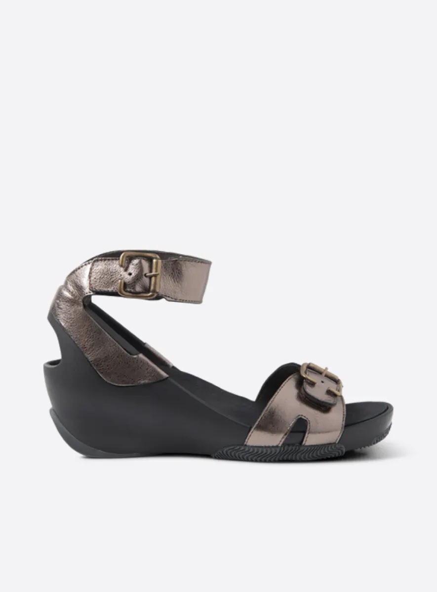 Wolky Eraza - brons metallic leer Sandalen voor dames