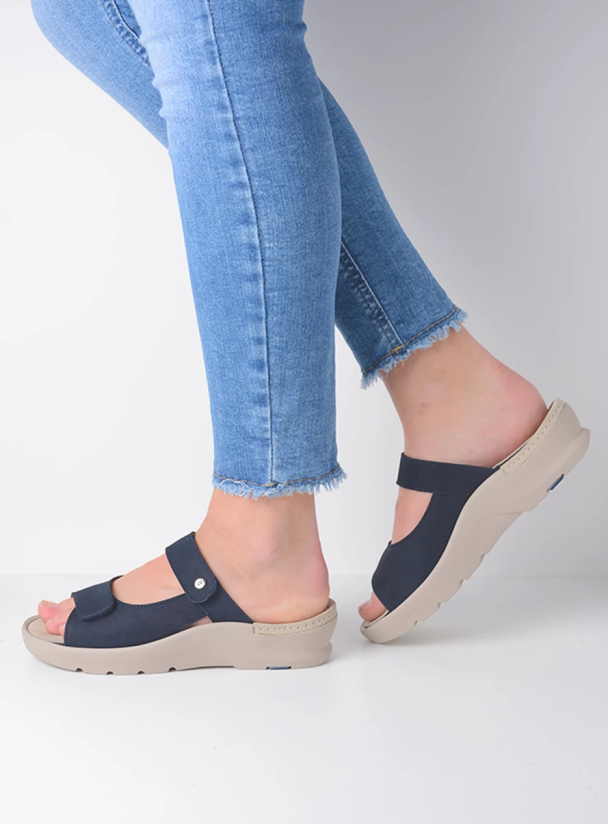 wolky slippers 03926 zaandam 11820 denim nubuck detail