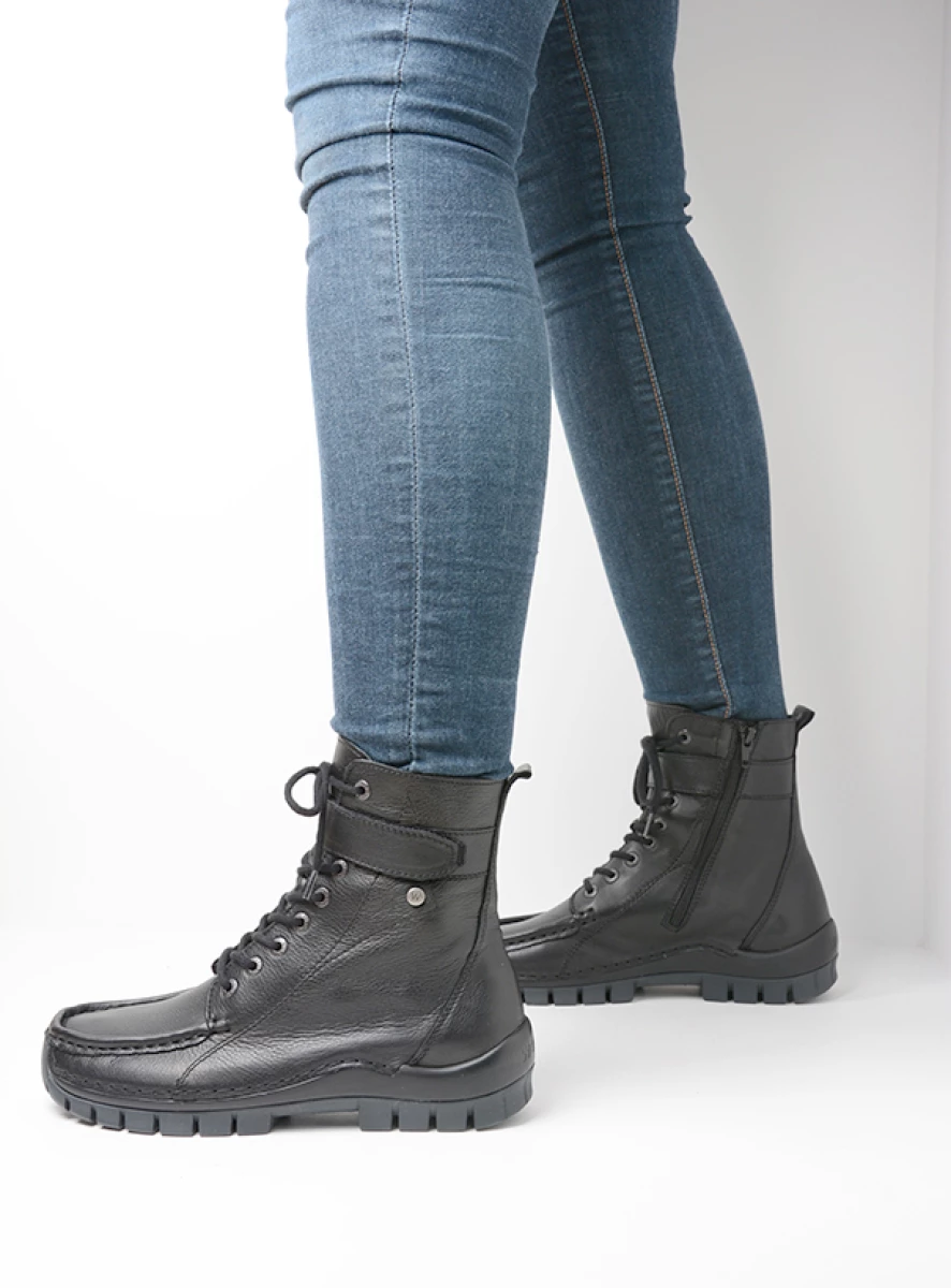 wolky hoge veterschoenen 04738 reach 24000 zwart leer sfeer