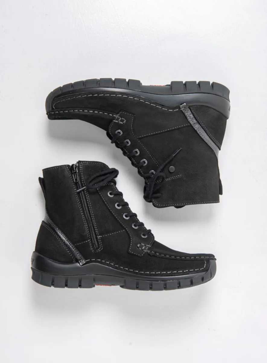 Wolky Hoge veterschoenen 04741 Vibe 11000 zwart nubuck