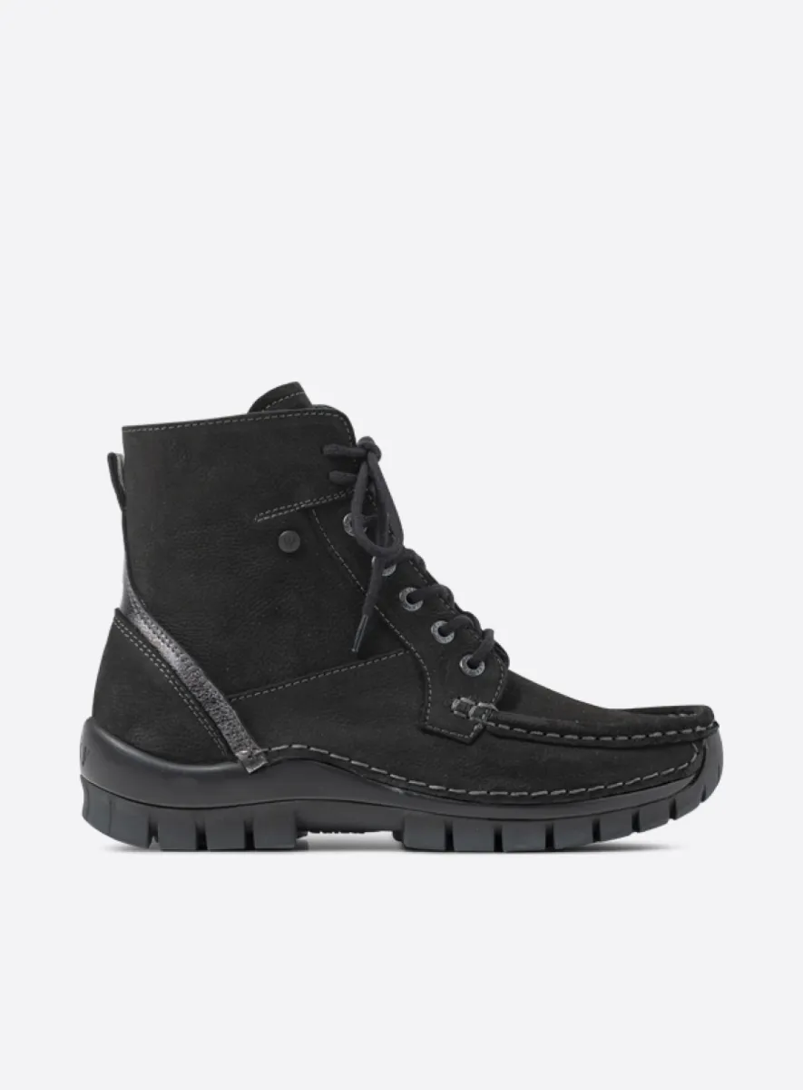 Wolky Vibe - zwart nubuck Hoge veterschoenen voor dames