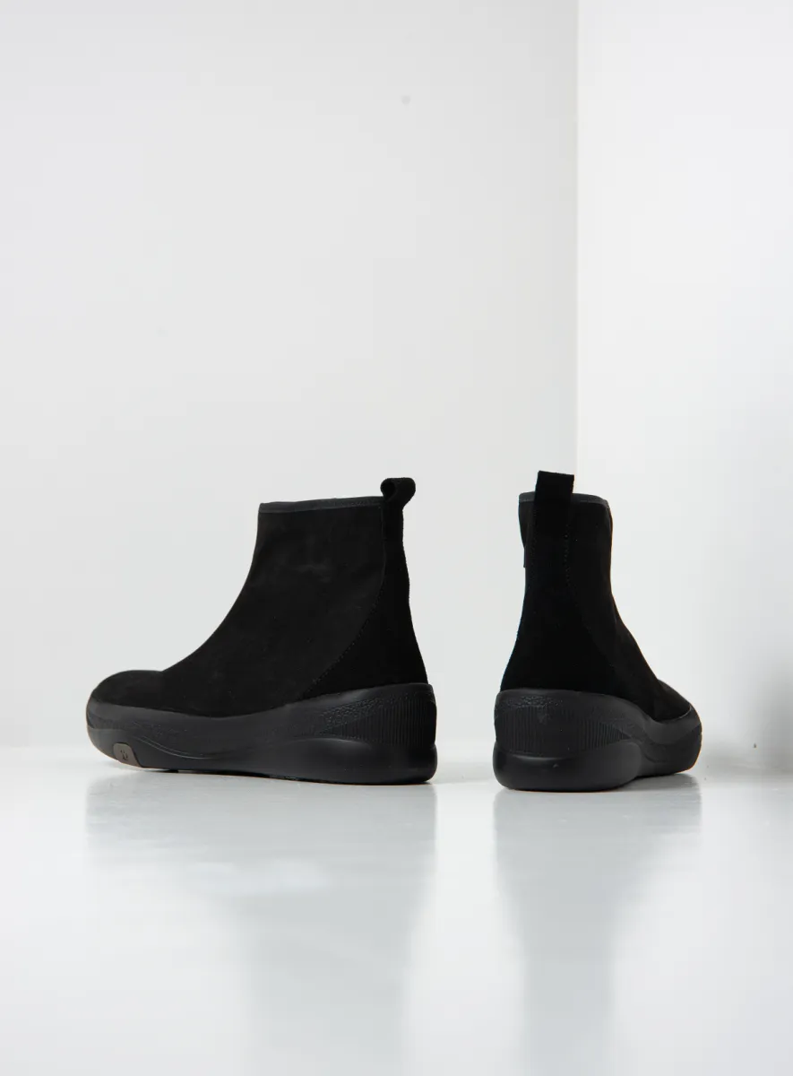 Wolky Pulse - zwart nubuck Enkellaarsjes voor dames