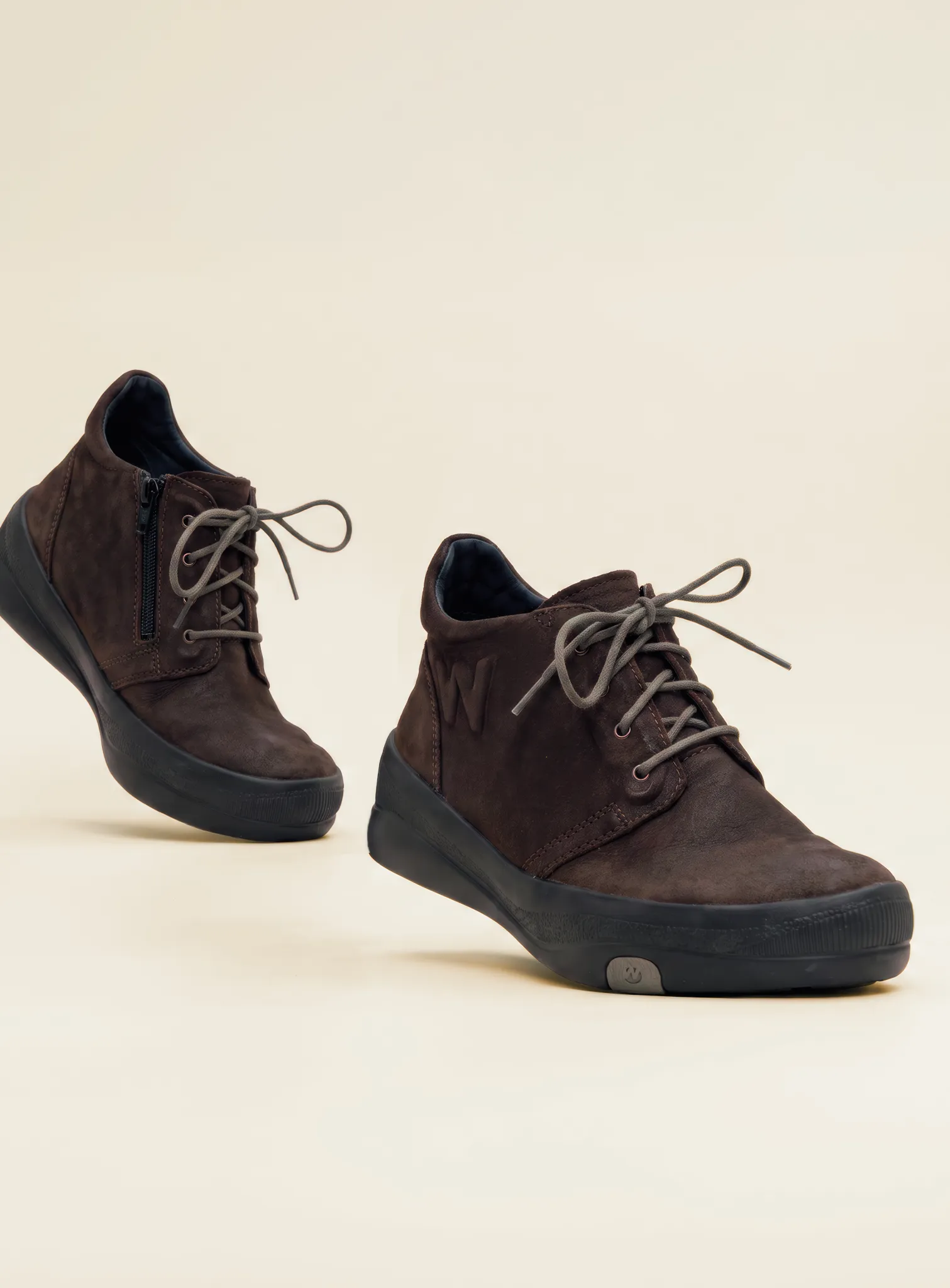 Wolky Fuse - bruin nubuck Hoge veterschoenen voor dames