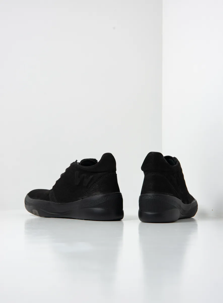 Wolky Fuse - zwart nubuck Hoge veterschoenen voor dames