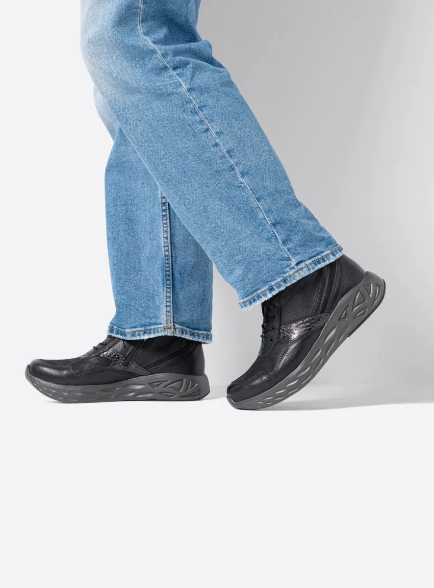 Wolky Hoge veterschoenen 05708 Zest S2F 90000 zwart stretch/leer combi