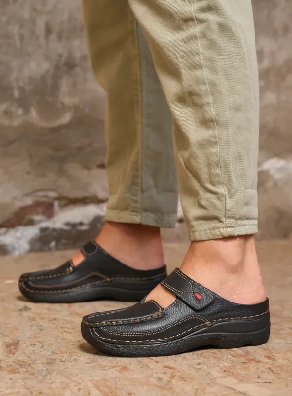 Wolky Roll Slipper - zwart leer Klompen voor dames