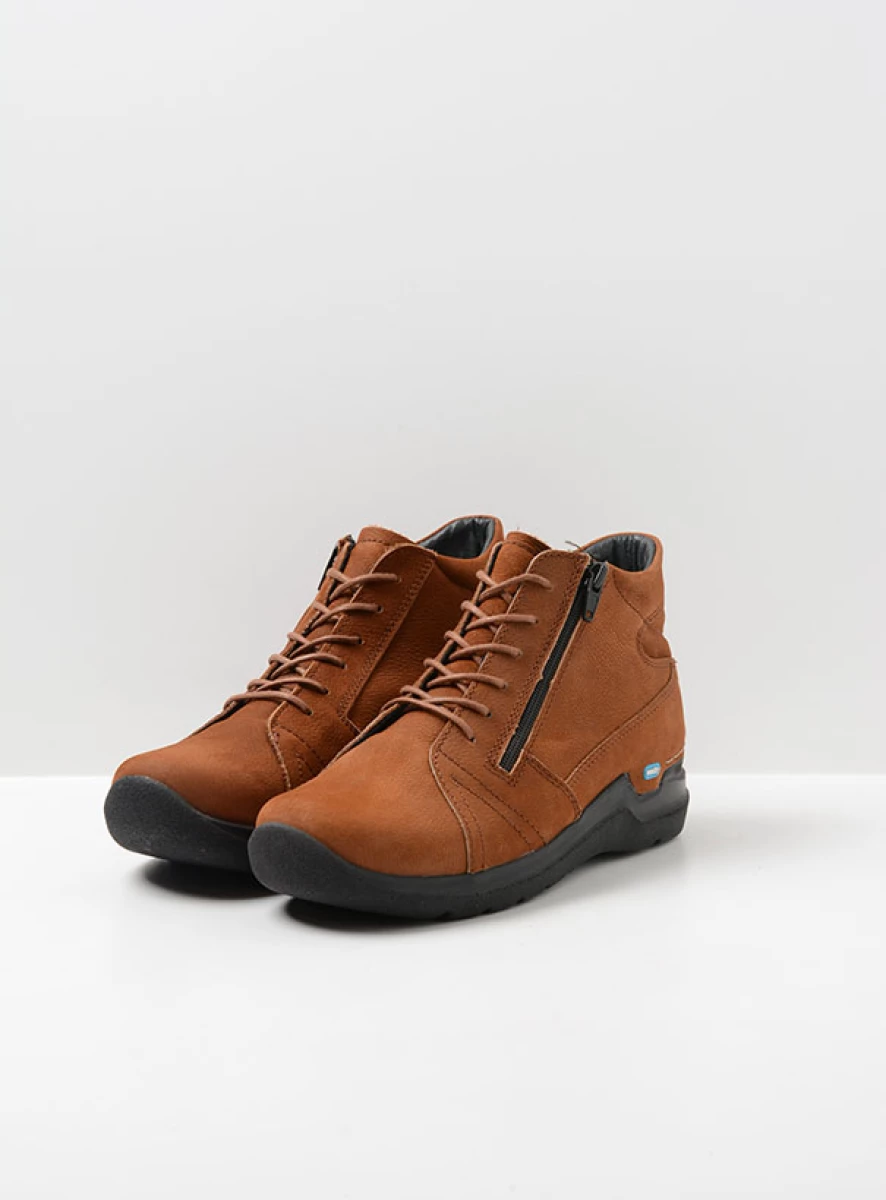 wolky hoge veterschoenen 06606 why 11430 cognac nubuck front