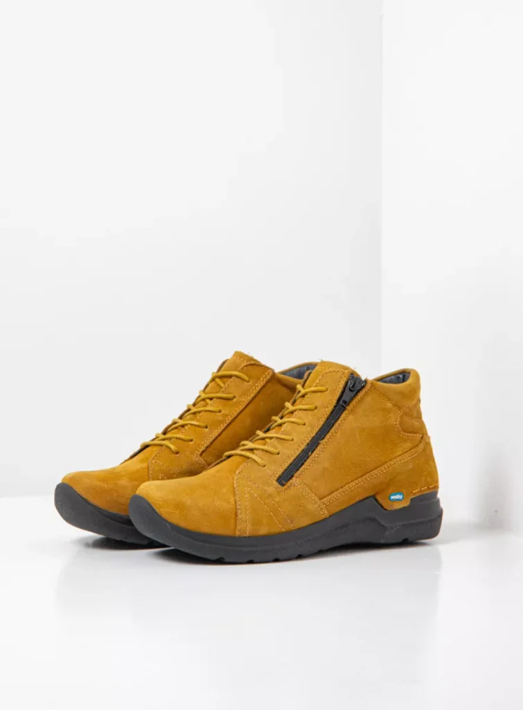 Wolky Hoge veterschoenen 06606 Why 11940 mosterd nubuck