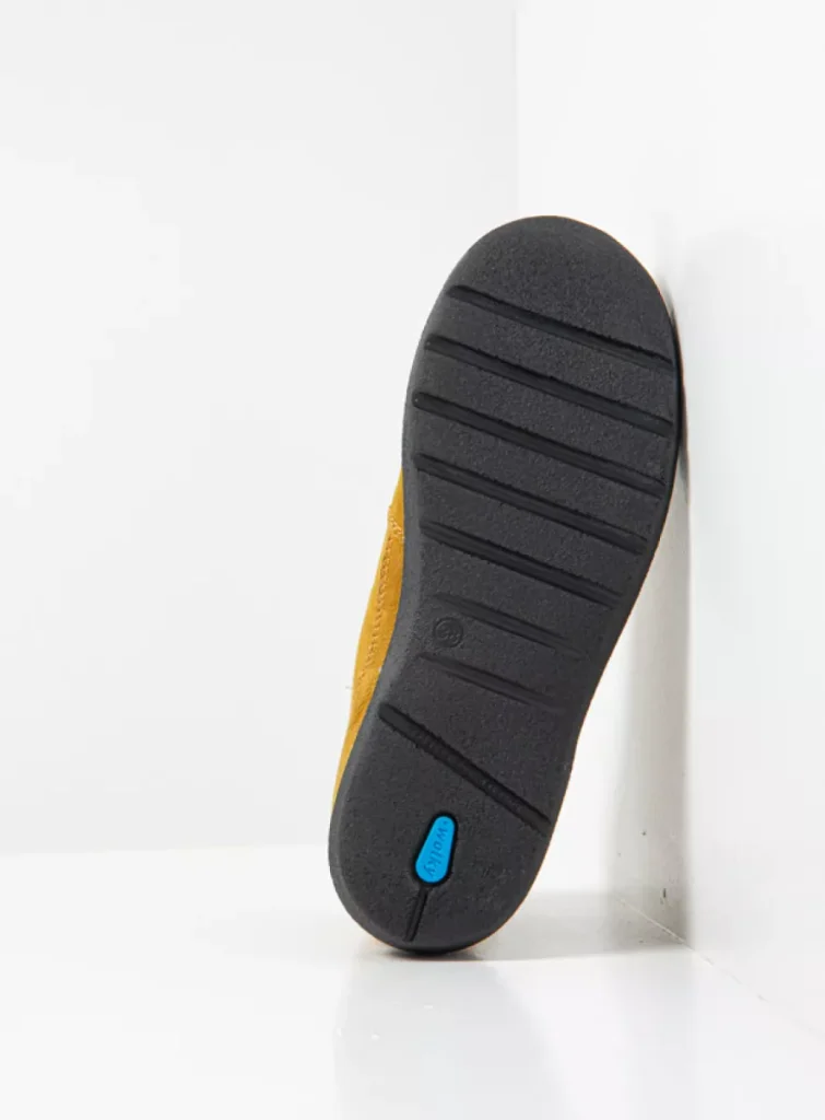 Wolky Hoge veterschoenen 06606 Why 11940 mosterd nubuck