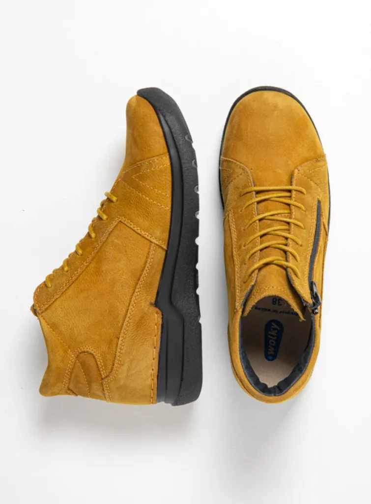 Wolky Hoge veterschoenen 06606 Why 11940 mosterd nubuck