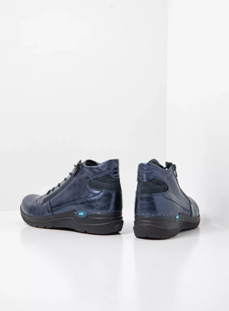 Wolky Hoge veterschoenen 06606 Why 23800 blauw metallic leer