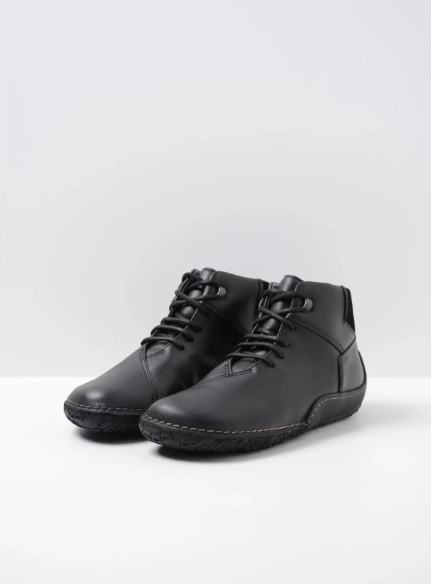 wolky hoge veterschoenen 08361 mokola 50000 zwart leer front